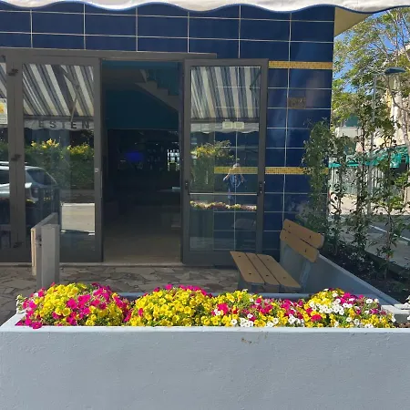 Estense ريميني