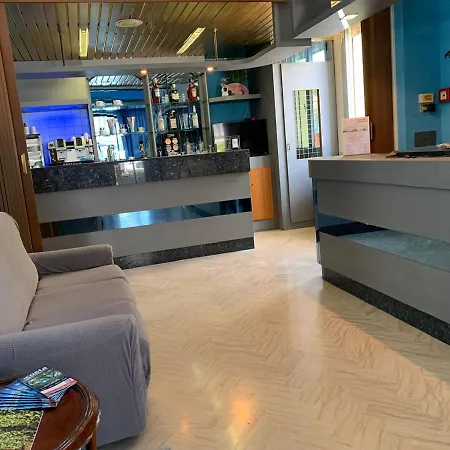 Estense * ريميني